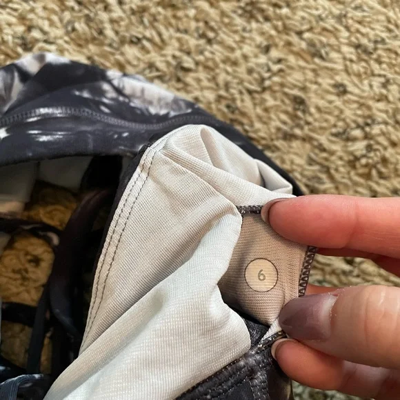 Lululemon Athletica Black and White Sports Bra - Picture 3 of 3